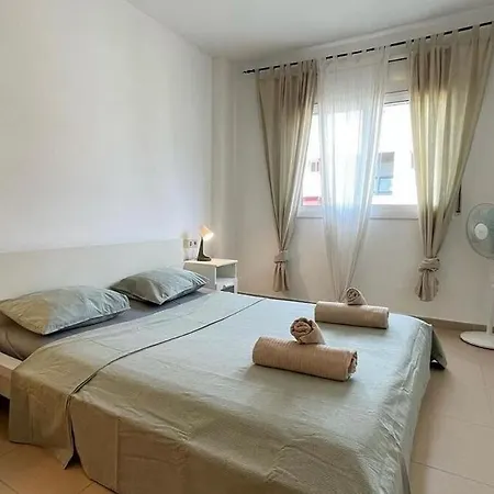 Clotilde With Parking For 6 People Appartamento *